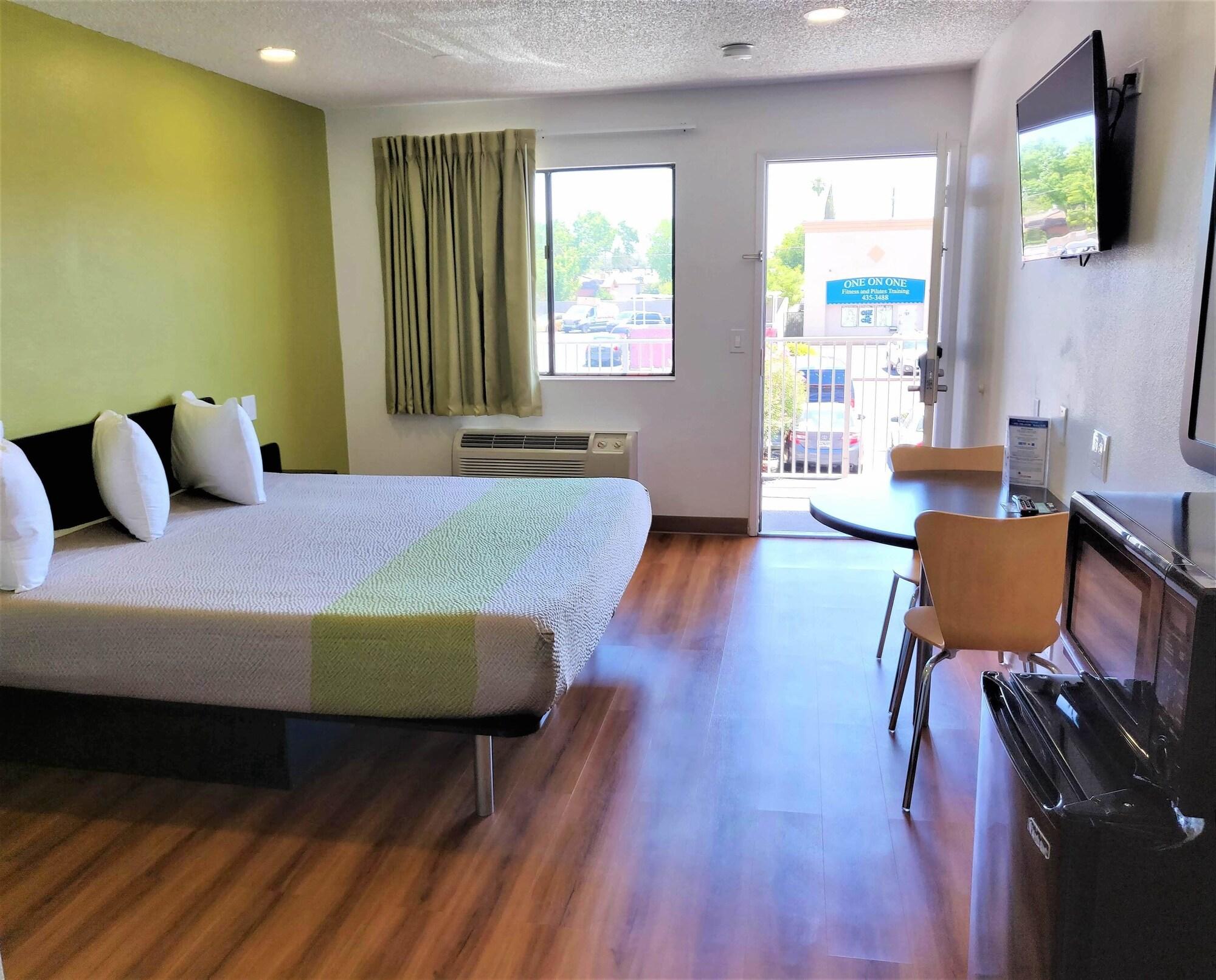 Motel 6-Fresno, Ca - Yosemite Hwy Bagian luar foto