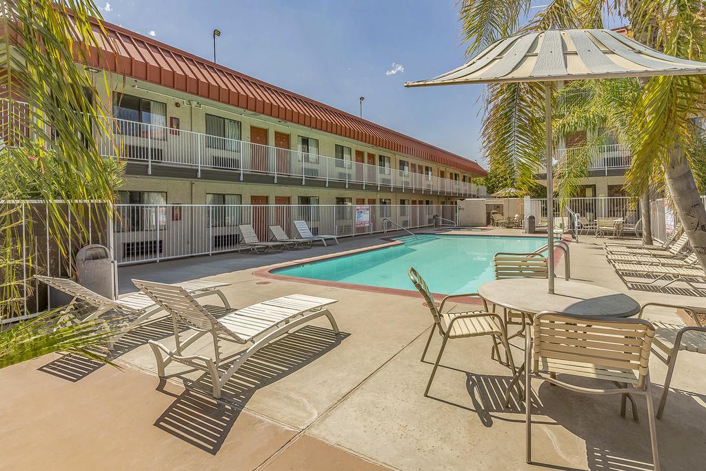 Motel 6-Fresno, Ca - Yosemite Hwy Bagian luar foto