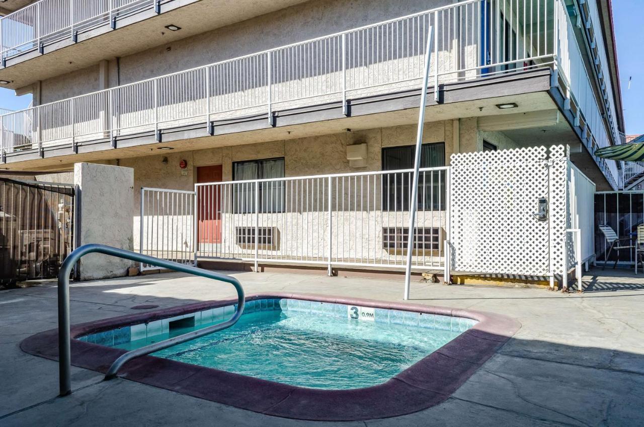 Motel 6-Fresno, Ca - Yosemite Hwy Bagian luar foto